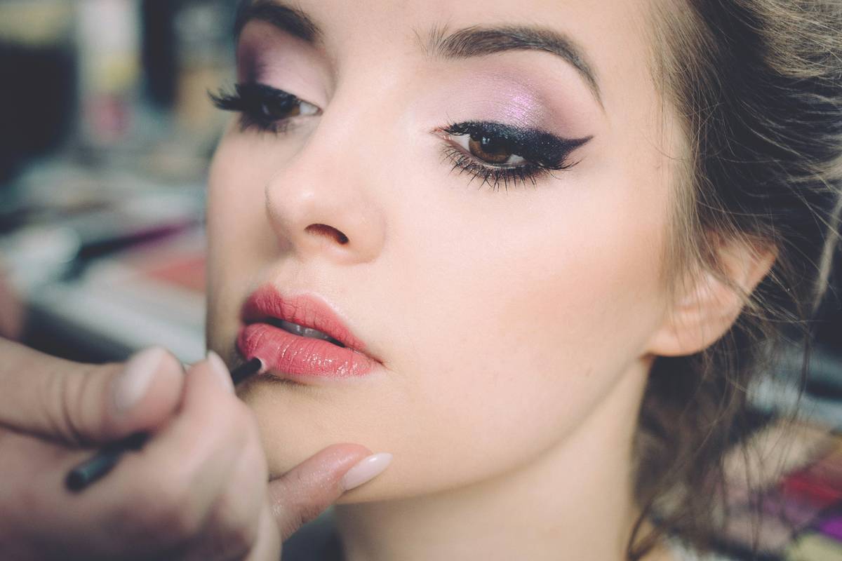 How to Learn to Do Makeup Professionally—Even If You’ve Never Blended Eyeshadow Before